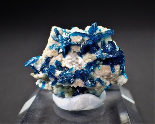 Veszelyite, Hemimorphite<br />Dongchuan District, Kunming Prefecture, Yunnan Province, China<br />22 mm x 17 mm x 9 mm<br /> (Author: Don Lum)