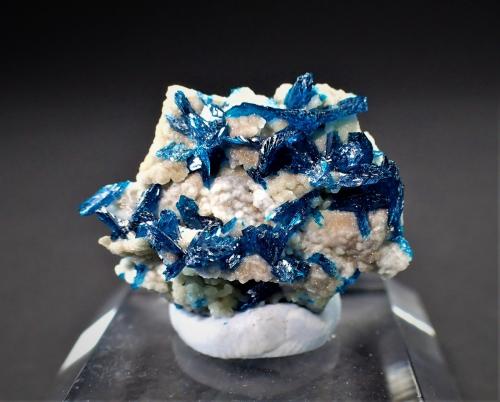 Veszelyite, Hemimorphite<br />Distrito Dongchuan, Prefectura Kunming, Provincia Yunnan, China<br />22 mm x 17 mm x 9 mm<br /> (Author: Don Lum)