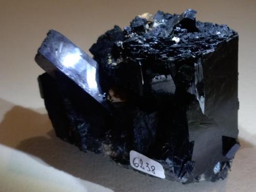 Aegirine, Zircon<br />Monte Malosa, Distrito Zomba, Malawi<br />77 x 63 mm<br /> (Author: Sante Celiberti)
