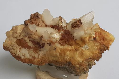 Calcite, Quartz, Siderite<br />Fendels Gorge, Ried im Oberinntal, Landeck District, North Tyrol, Tyrol/Tirol, Austria<br />7 x 4 cm<br /> (Author: Volkmar Stingl)
