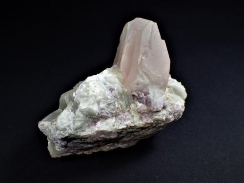 Beryl (variety morganite), Quartz, Lepidolite, Albite<br />Dara-I-Pech District (Pech District), Kunar Province (Konar), Afghanistan<br />89 mm x 78 mm x 32 mm<br /> (Author: Don Lum)