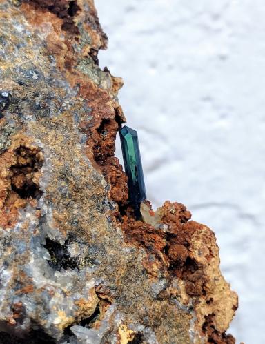 Vivianita<br />Brunita open pit, La Peraleja, Sierra Minera de Cartagena-La Unión, La Unión, Comarca Campo de Cartagena, Region of Murcia (Murcia), Spain<br />5,8 x 5,0 x 3,5 cm.<br /> (Autor: Carles)