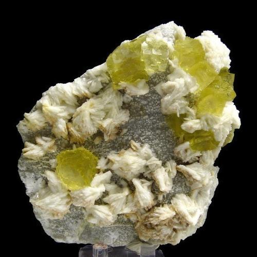 Fluorite, Baryte<br />San Diego Mine, Santa Bárbara, Municipio Santa Bárbara, Chihuahua, Mexico<br />Specmien size 11,5 x 9,5 cm<br /> (Author: Tobi)