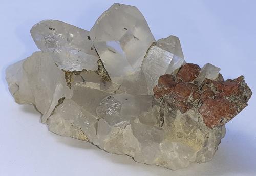 Quartz, limonit after Pyrite<br />Samnaun, Müstair Valley, Engadin Valley, Grischun (Grisons; Graubünden), Switzerland<br />5,5 x 3 cm<br /> (Author: Volkmar Stingl)