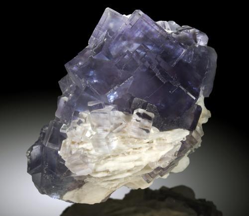 Fluorita, Barita<br />La Cabaña, Valdelmar, zona minera de Berbes, Berbes, Ribadesella, Comarca Oriente, Principado de Asturias (Asturias), España<br />14x12cm, cristales arista 4cm<br /> (Autor: Raul Vancouver)