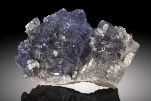 Fluorita<br />Mina La Viesca, zona minera de La Collada, Huergo, Siero, Comarca Oviedo, Principado de Asturias (Asturias), España<br />14x8cm cristales hasta 3cm de arista<br /> (Autor: Raul Vancouver)