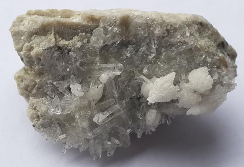 Calcite, Quartz<br />Baimashan tunnel (construction site), Qianbaxia, Wuyishan, Nanping Prefecture, Fujian Province, China<br />5 x 3 cm<br /> (Author: Volkmar Stingl)
