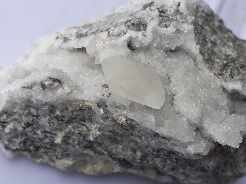 Calcite, Quartz, Pyrite<br />Baimashan tunnel (construction site), Qianbaxia, Wuyishan, Nanping Prefecture, Fujian Province, China<br />6,5 x 4,5 cm<br /> (Author: Volkmar Stingl)
