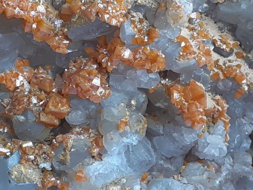 Wulfenite, Calcite<br />Mina Helena, Crna (Schwarzenbach), Municipio Meica, Región Carintia, Eslovenia<br />20 x 11 cm<br /> (Author: Volkmar Stingl)