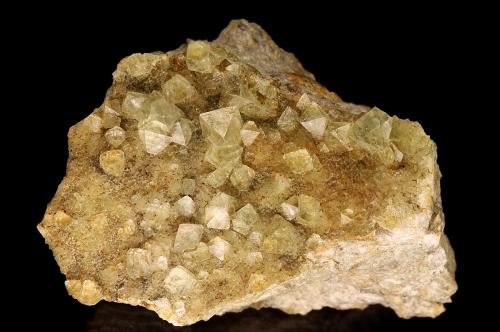 Fluorite<br />Hirschkarkogel, Gastein Valley, St. Johann im Pongau, Hohe Tauern, Salzburg, Austria<br />35 x 27 mm<br /> (Author: Gerhard Brandstetter)