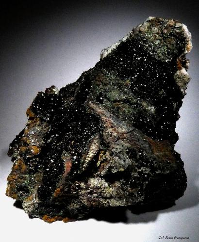 Libethenita<br />Canteras de mármol, Estremoz, Distrito Évora, Província Alentejo Central, Región Alentejo, Portugal<br />95x61 mm.<br /> (Autor: Jesus Franquesa Baucells)