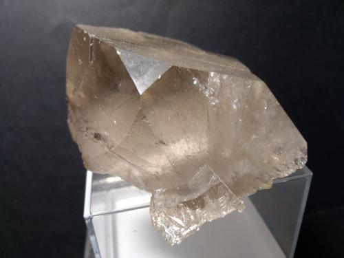 Cuarzo (variedad ahumado)<br />Glaciar Brenva, Valle Veny, Macizo Monte Bianco (Macizo Mont Blanc), Courmayeur, Valle de Aosta (Val d'Aosta), Italia<br />85 x 82 mm<br /> (Autor: Sante Celiberti)