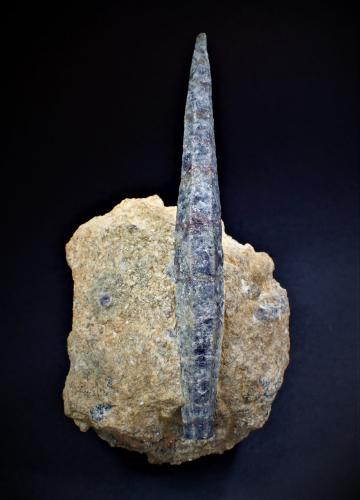 Corundum (variety sapphire)<br />Soboba Hot Springs, San Jacinto Mountains, Riverside County, California, USA<br />155 mm x 95 mm x 90 mm<br /> (Author: Don Lum)