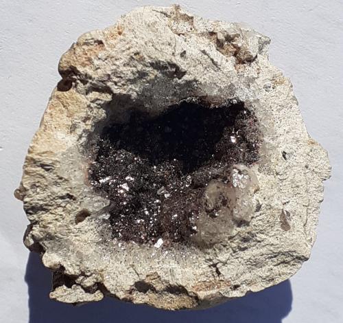 Quartz, Hematite<br />Friedrichroda, Gotha District, Thuringia/Thüringen, Germany<br />3 x 3 cm<br /> (Author: Volkmar Stingl)