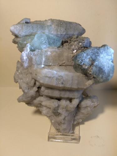 Quartz, Fluorite<br />Huanggang Mines, Hexigten Banner (Kèshíkèténg Qí), Chifeng (Ulanhad), Inner Mongolia Autonomous Region, China<br />15,5 x 12,5 cm<br /> (Author: Sante Celiberti)