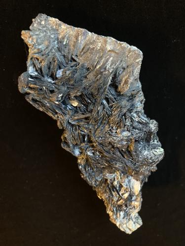 Covellite<br />Summitville Mine, Summitville District, Rio Grande County, Colorado, USA<br />195 mm X 88 mm X 70 mm<br /> (Author: Robert Seitz)