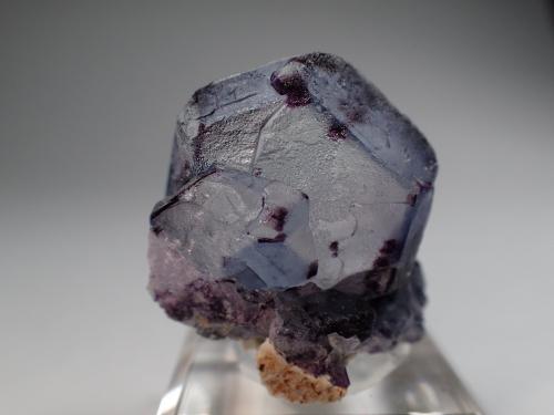 Fluorite (Spinel Law Twin)<br />Erongo Mountain, Usakos, Erongo Region, Namibia<br />30 mm x 31 mm x 19 mm<br /> (Author: Don Lum)