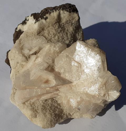 Stilbite<br />Pune District (Poonah District), Maharashtra, India<br />7 x 6,5 cm<br /> (Author: Volkmar Stingl)