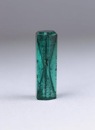 Beryl (variety emerald)<br />Muzo mining district, Western Emerald Belt, Boyacá Department, Colombia<br />15.4 mm x 5.2 mm<br /> (Author: Fiebre Verde)