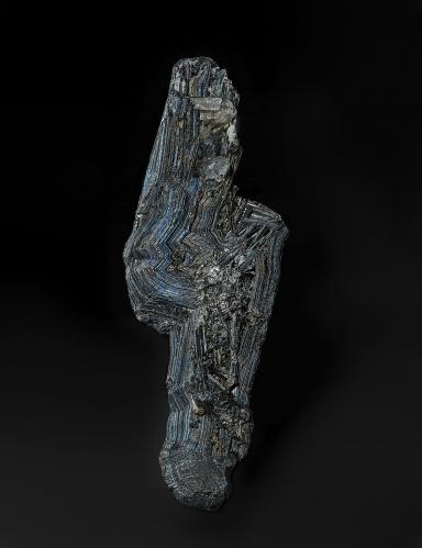 Stibnite, Quartz<br />Eleanora Mine (Hillgrove Mine), Hillgrove, Sandon County, New South Wales, Australia<br />4.5 x 1.6 cm<br /> (Author: am mizunaka)