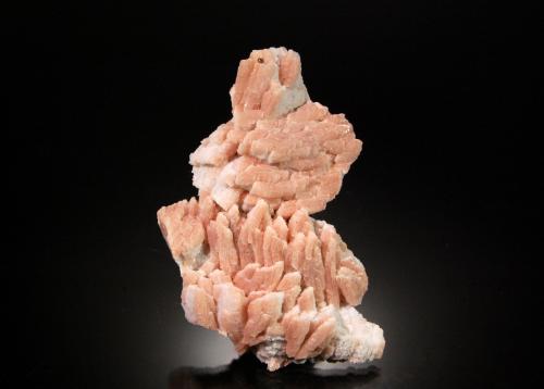 Microcline<br />Concesión Sky Hawk, Crystal Peak, Lake George, Condado Teller, Colorado, USA<br />8.2 x 5.5 x 1.4 cm<br /> (Author: Michael Shaw)