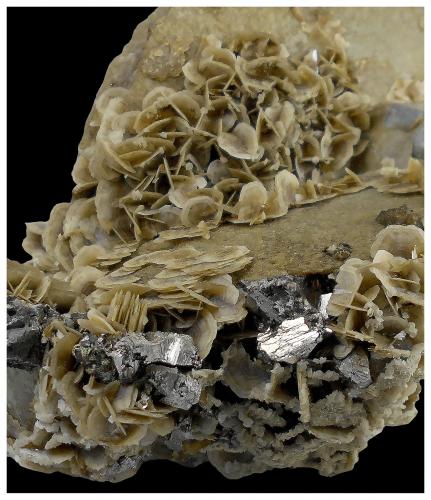 Siderite, Fluorapatite, Quartz, Arsenopyrite, Pyrite<br />Minas da Panasqueira, Aldeia de São Francisco de Assis, Covilhã, Castelo Branco, Cova da Beira, Centro, Portugal<br />14 cm x 11 cm x 8 cm<br /> (Author: silvia)