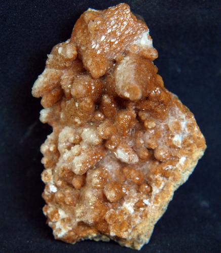 Calcita<br />Cantera Casablanca, Lloma Alta, Les Boqueres, San Vicente del Raspeig/Sant Vicent del Raspeig, Comarca Campo de Alicante, Alicante / Alacant, Comunidad Valenciana / Comunitat Valenciana, España<br />6 x 3.5 cm<br /> (Autor: Pedro Antonio)