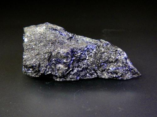 Holmquistita<br />Mina North American Lithium, La Corne, Abitibi RCM, Abitibi-Témiscamingue, Québec, Canadá<br />5 x 2 cm.<br /> (Autor: Antonio P. López)