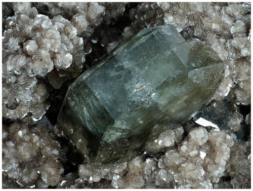 Fluorapatite, Muscovite<br />Minas da Panasqueira, Aldeia de São Francisco de Assis, Covilhã, Castelo Branco, Cova da Beira, Centro, Portugal<br />11 cm x 6 cm x 5 cm<br /> (Author: silvia)