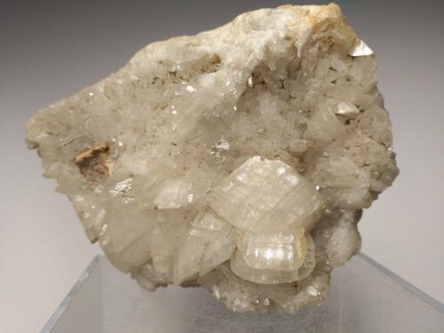 Magnesita, Cuarzo<br />Traversella Mine, Traversella, Chiusella Valley, Canavese District, Metropolitan City of Turin Province, Piedmont (Piemonte), Italy<br />77 x 58 mm<br /> (Autor: Sante Celiberti)