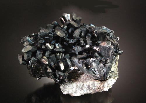 Stibnite<br />Poiana Botizei Mine, Baiut, Maramures, Romania<br />9.5 x 7.4 x 5.6 cm<br /> (Author: Michael Shaw)