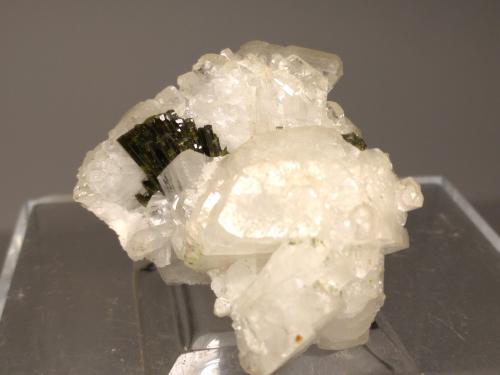 Albita, Epidota<br />Varaita Valley (Val Varaita), Cuneo Province, Piedmont (Piemonte), Italy<br />50 x 36 mm<br /> (Autor: Sante Celiberti)
