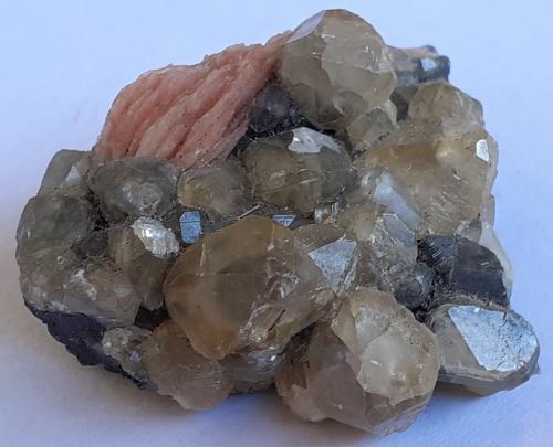 Cerussite, Baryte<br />Mibladen (Mibladen mining district), Midelt, Midelt Province, Drâa-Tafilalet Region, Morocco<br />3,5 x 3,5 cm<br /> (Author: Volkmar Stingl)