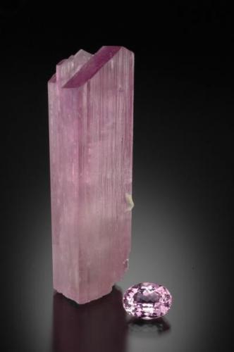 Spodumene var. Kunzite
Mawi, Nuristan, Laghman Prov.
Afghanistan
3.0 x10.6 x 2.2 cm (Author: Gail)