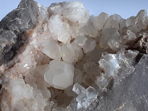 Calcite<br />Wildangerspitze, Karwendel Mountains, Thaur, Innsbruck-Land District, Tirol Norte, Tyrol/Tirol, Austria<br />7,5 x 5,5 cm<br /> (Author: Volkmar Stingl)