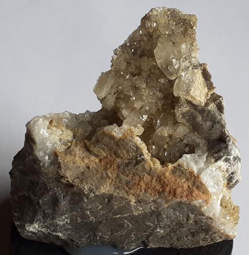 Calcite<br />Wildangerspitze, Karwendel Mountains, Thaur, Innsbruck-Land District, Tirol Norte, Tyrol/Tirol, Austria<br />6 x 6 cm<br /> (Author: Volkmar Stingl)