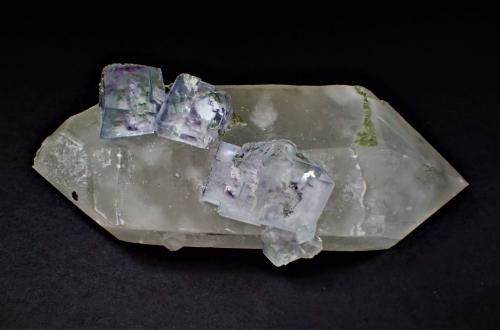 Quartz, Fluorite, Chlorite<br />Yaogangxian Mine, Yizhang, Chenzhou Prefecture, Hunan Province, China<br />123 mm x 52 mm x 50 mm<br /> (Author: Don Lum)