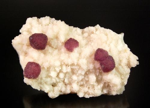 Fluorite<br />Lupita Mine, Descubridora mining district, Buruguilla, Municipio Mapimí, Durango, Mexico<br />11.7 x 7.5 x 3.4 cm<br /> (Author: Michael Shaw)