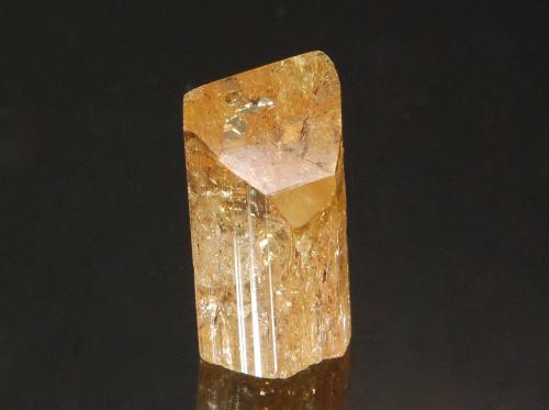 Topaz<br />Karengerenge village, Solwezi District, North-Western Province, Zambia<br />2.0 x 1.2 cm<br /> (Author: Michael Shaw)