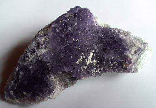 Fluorite, Pyrite<br />Chengnan tunnel (construction site), Wuyishan, Nanping Prefecture, Fujian Province, China<br />8 x 4,5 cm<br /> (Author: Volkmar Stingl)