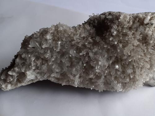 Quartz<br />Baimashan tunnel (construction site), Qianbaxia, Wuyishan, Nanping Prefecture, Fujian Province, China<br />17 x 7 cm<br /> (Author: Volkmar Stingl)