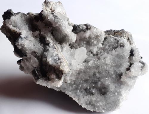 Calcite<br />Stilfserjoch, Autonomous Province South Tyrol, Trentino-Alto Adige (Trentino-Südtirol), Italy<br />12 x 8 cm<br /> (Author: Volkmar Stingl)
