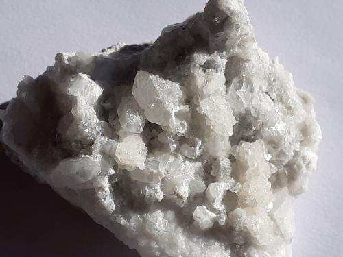 Quartz, Calcite<br />Chongxiu tunnel (construction site), Wuyishan, Nanping Prefecture, Fujian Province, China<br />6 x 5,5 cm<br /> (Author: Volkmar Stingl)
