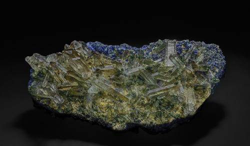 Fluorite, Quartz<br />Granite Quarry, Shannapheasteen, Connemara, County Galway, Connacht, Ireland<br />8.6 x 4.2 cm<br /> (Author: am mizunaka)