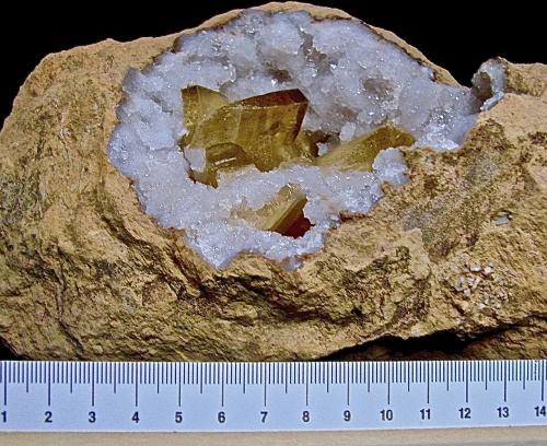 Baryte Quartz<br />Condado Monroe, Indiana, USA<br />14 cm<br /> (Author: Bob Harman)