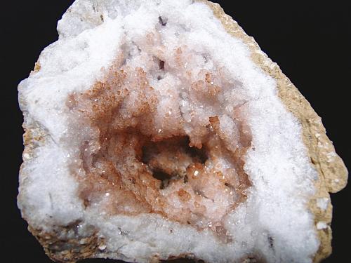 Hematite on Quartz<br />Condado Monroe, Indiana, USA<br />9 cm x 6.5 cm<br /> (Author: Bob Harman)
