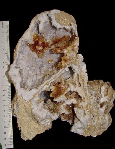 Quartz<br />Monroe County, Indiana, USA<br />25  cm<br /> (Author: Bob Harman)