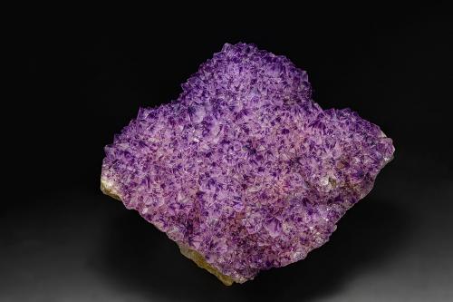 Quartz (variety amethyst)<br />Shuniah Mine, McIntyre Township, Thunder Bay District, Ontario, Canada<br />10.4 x 10.2 cm<br /> (Author: am mizunaka)