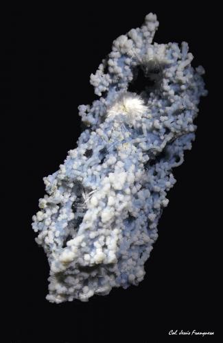 Cuarzo (variedad calcedonia) y Okenita.<br />Aurangabad, Distrito Aurangabad, Maharashtra, India<br />63x28 mm.<br /> (Autor: Jesus Franquesa Baucells)