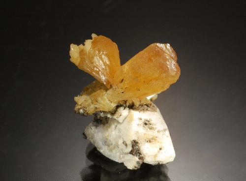 Stilbite<br />Braunlage, Goslar District, Harz, Lower Saxony/Niedersachsen, Germany<br />2.1 x 2.1 cm<br /> (Author: Michael Shaw)